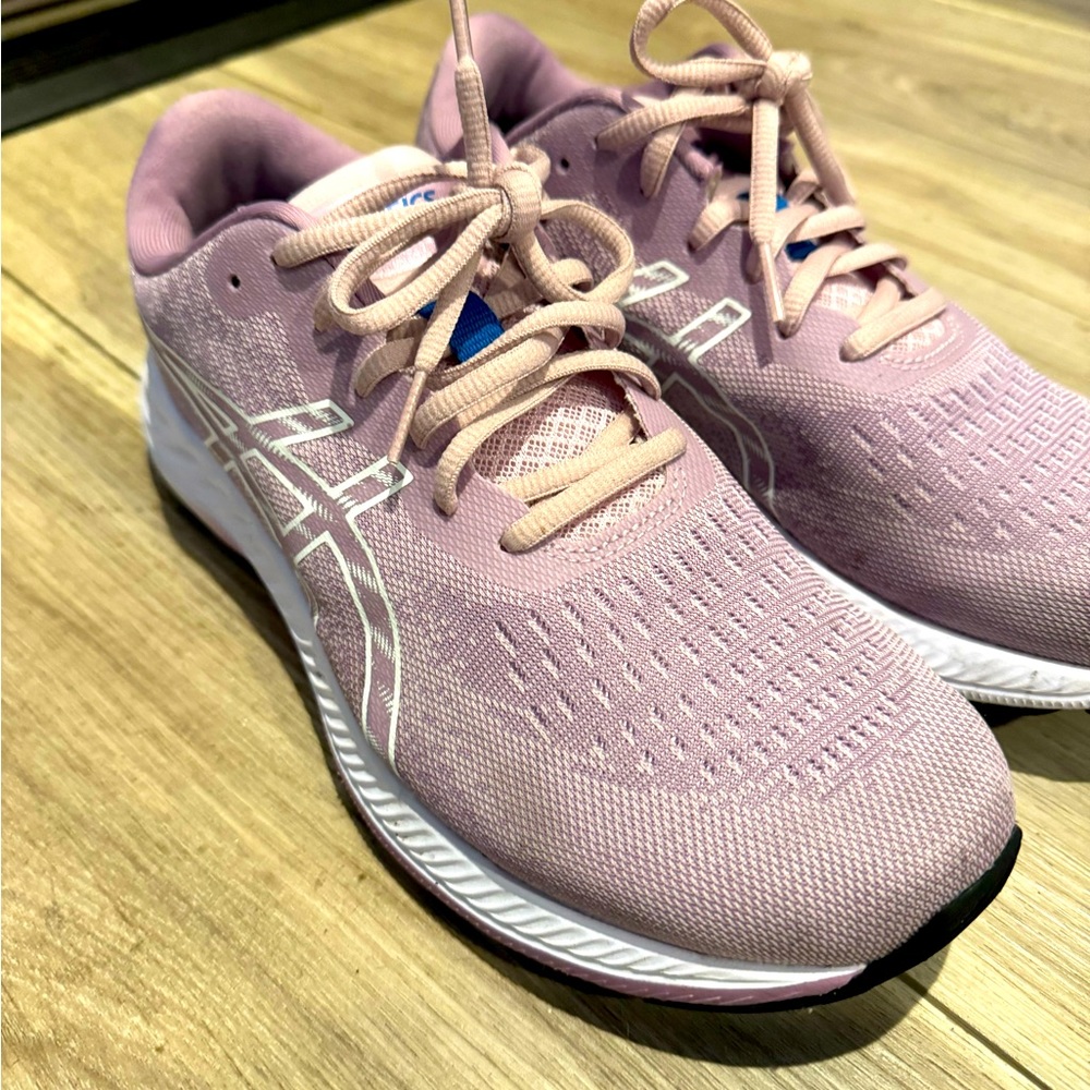 ASICS tennis shoes